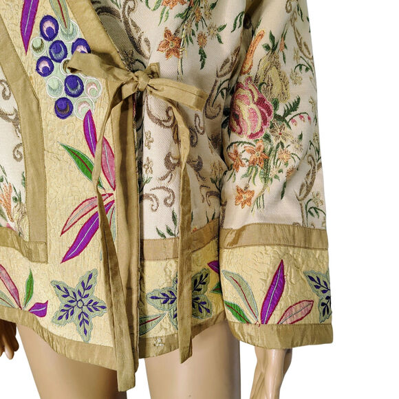 Metallic Kimono Thread Custom Beige Quilt Patchwork Floral Embroidered Size MED - Picture 1 of 8